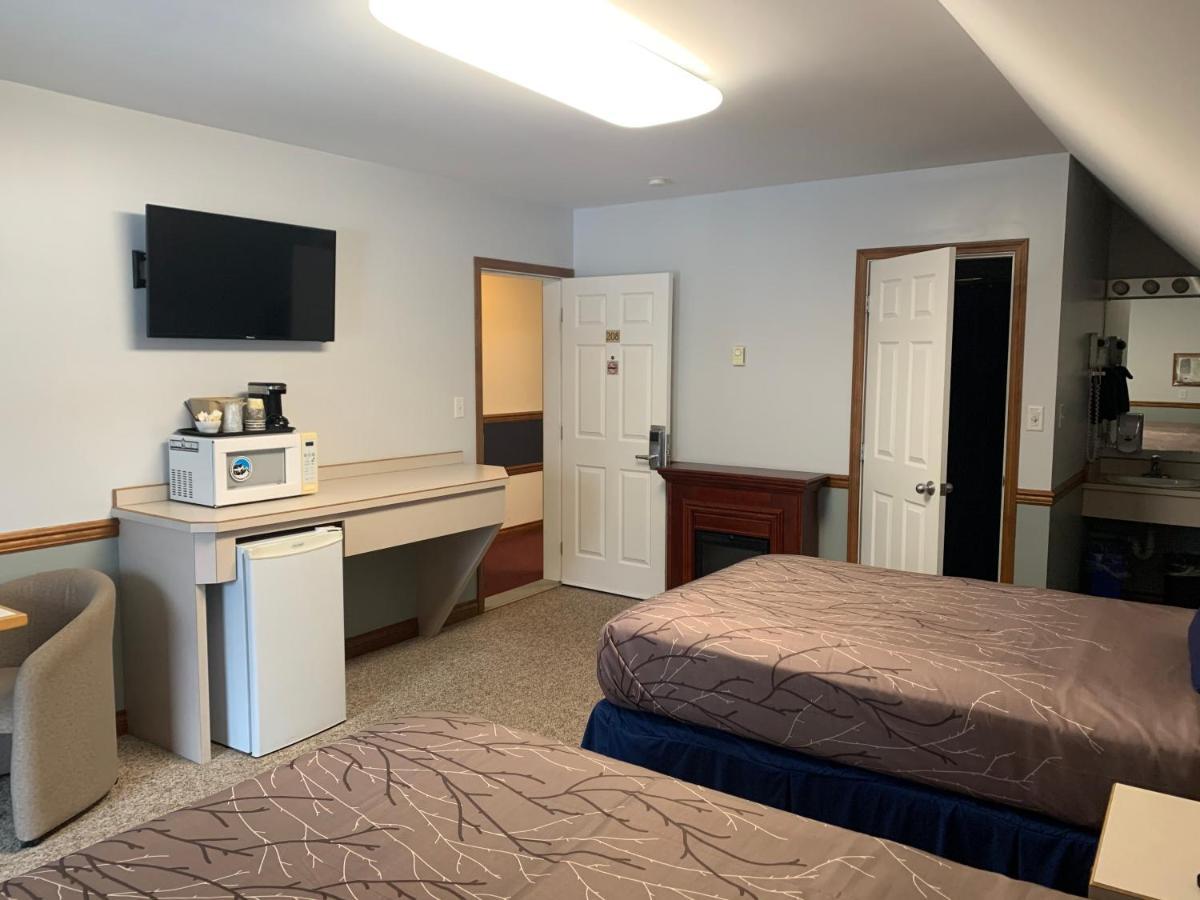 Peaks Lodge Revelstoke Exterior foto