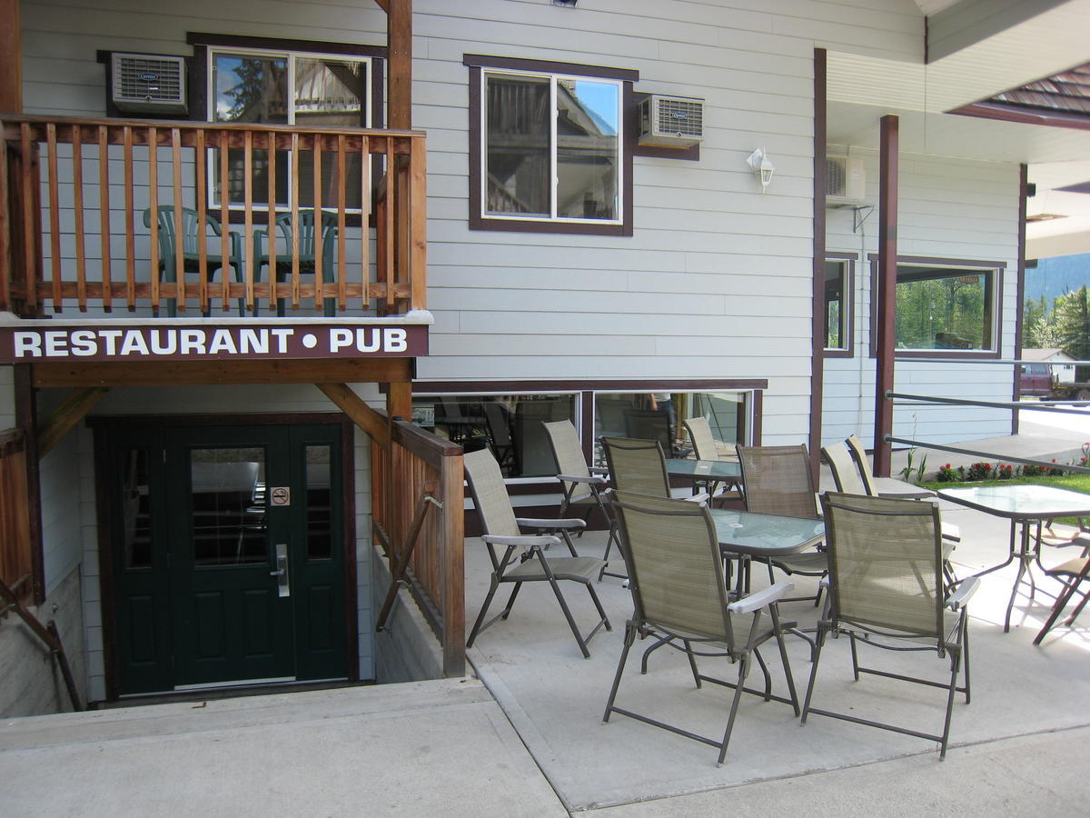Peaks Lodge Revelstoke Exterior foto