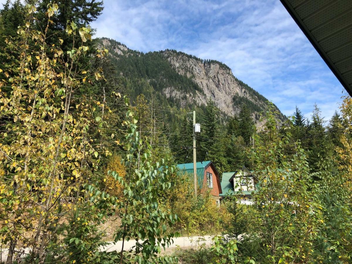 Peaks Lodge Revelstoke Exterior foto